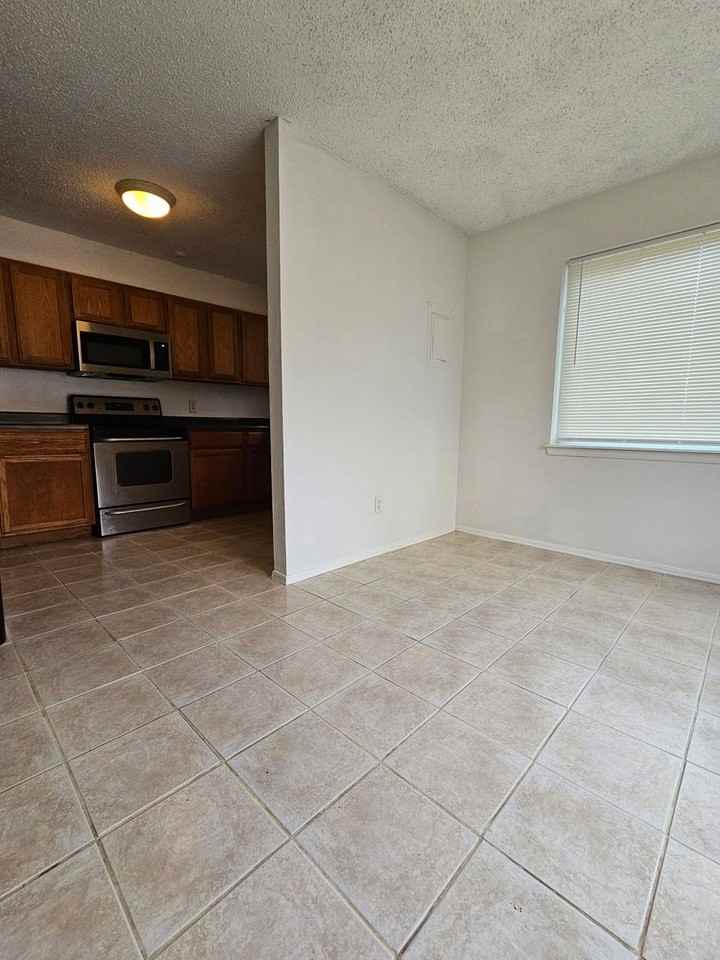 129 Crystal Bnd - Photo 6 of 20