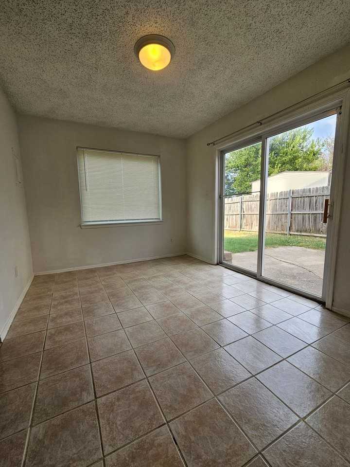 129 Crystal Bnd - Photo 7 of 20