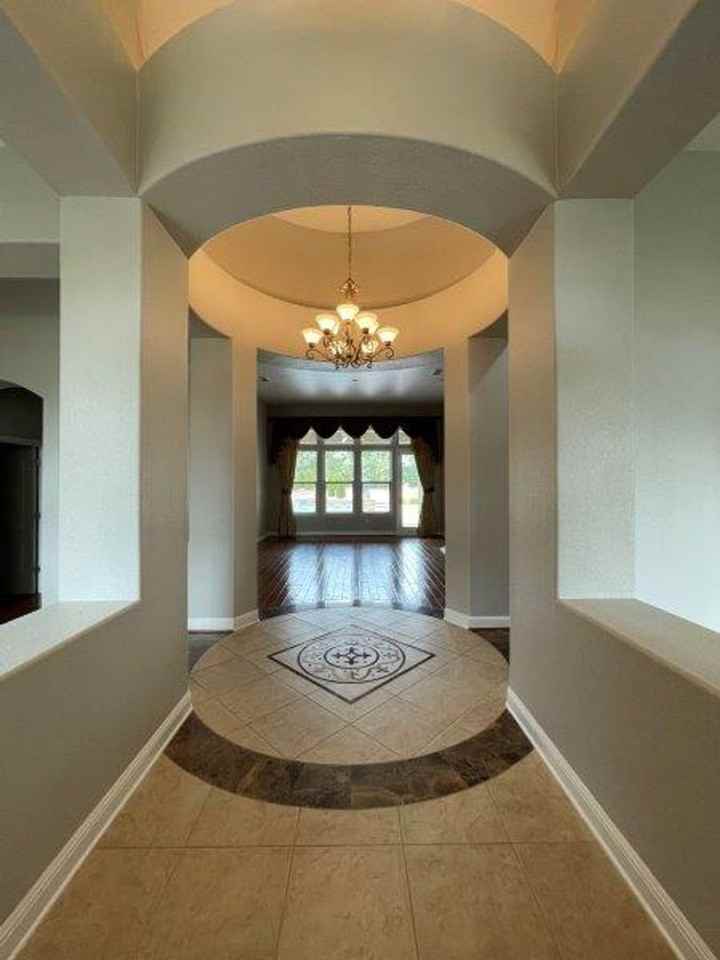 10019 Seattle Slew Ln - Photo 6 of 47
