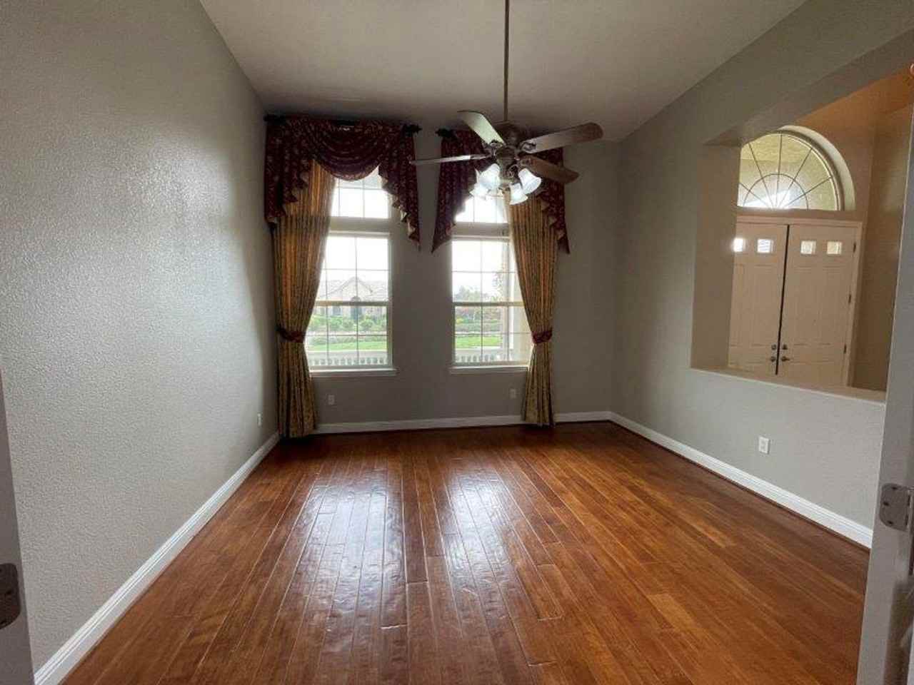 10019 Seattle Slew Ln - Photo 7 of 47