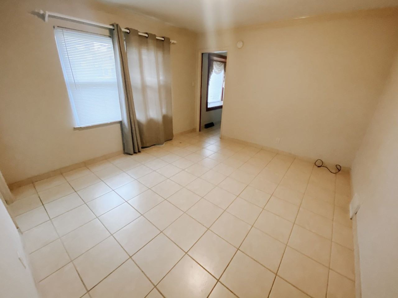 715 Meridian St - Photo 2 of 15