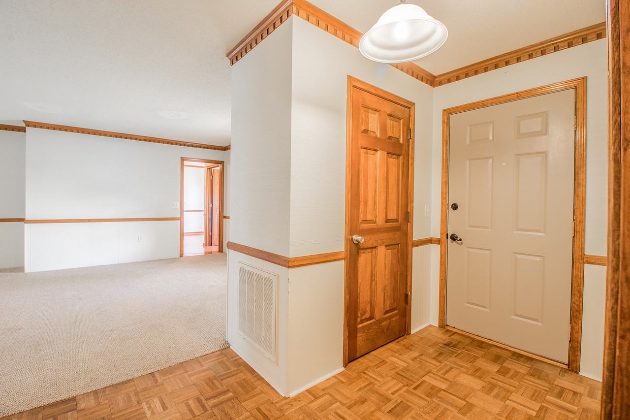 102 Ticonderoga Dr - Photo 4 of 18