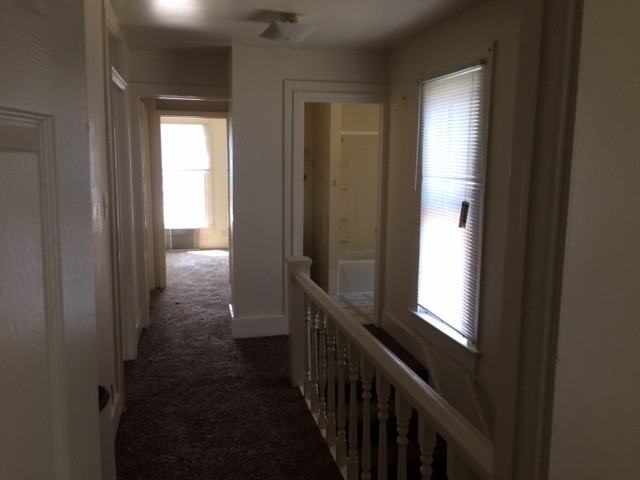 1611 Cass St - Photo 3 of 11
