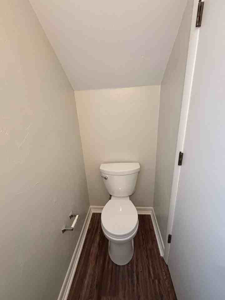 121 Locke St - Photo 6 of 16