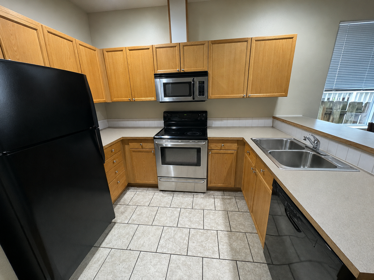 6941 N Smith St - Photo 3 of 5
