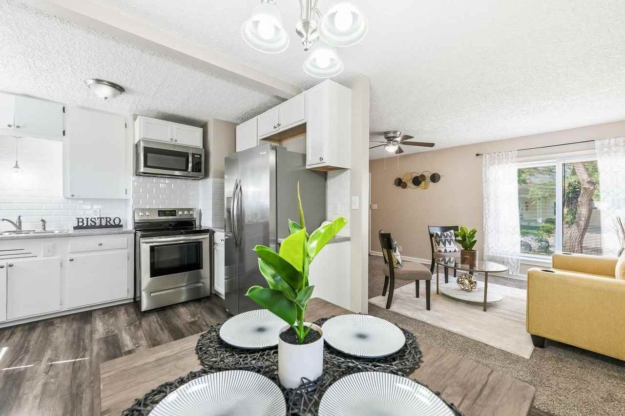 2130 S Victoria St - Photo 5 of 12