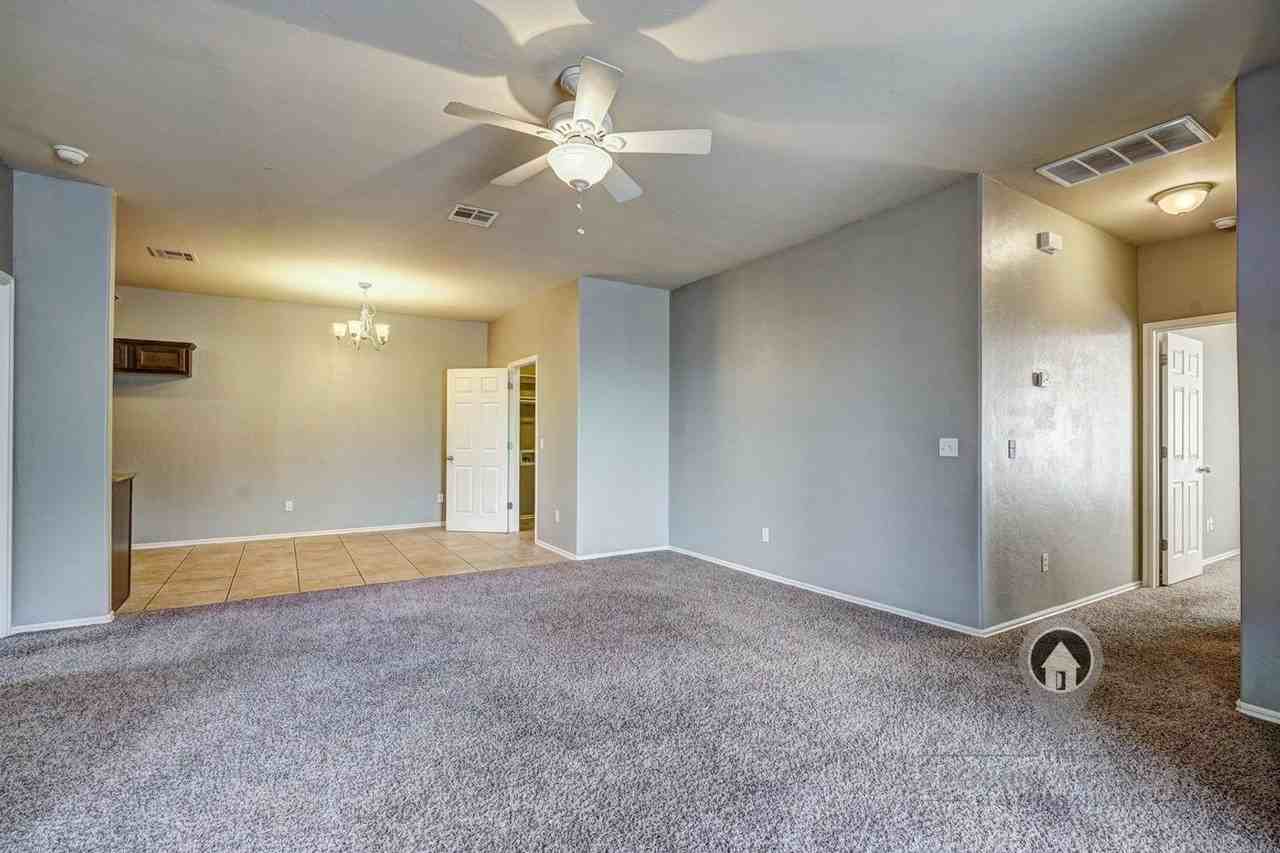 11817 Sw 14th St - Photo 7 of 27
