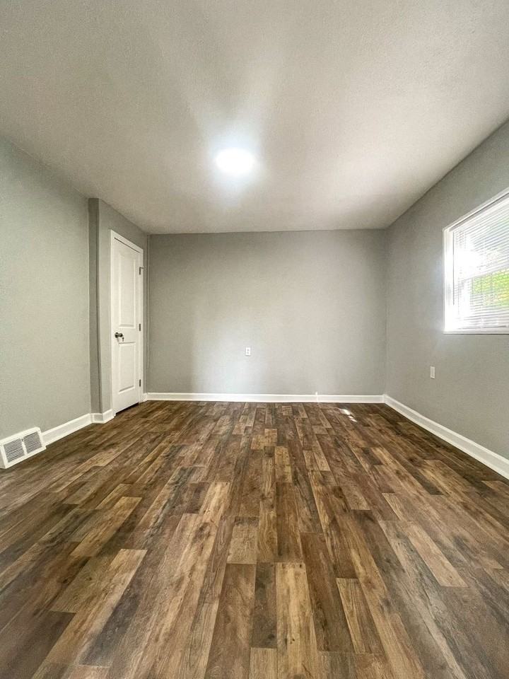 310 Marlow St - Photo 4 of 17