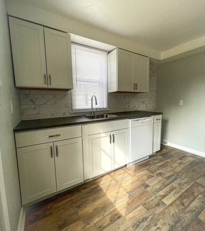 310 Marlow St - Photo 5 of 17