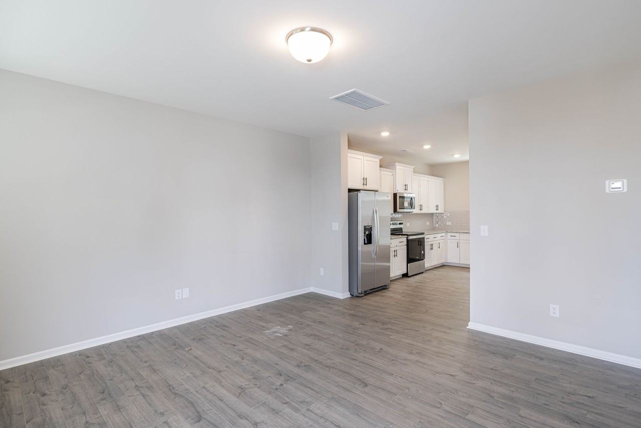 11028 Woodland Creek Way - Photo 3 of 19