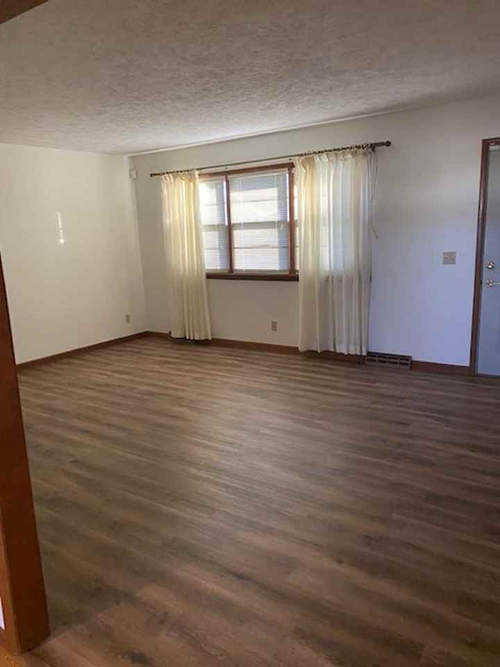 305 N Delaware Ave - Photo 2 of 10