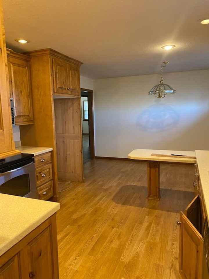 305 N Delaware Ave - Photo 3 of 10