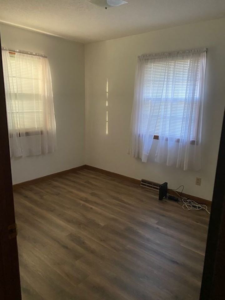 305 N Delaware Ave - Photo 5 of 10