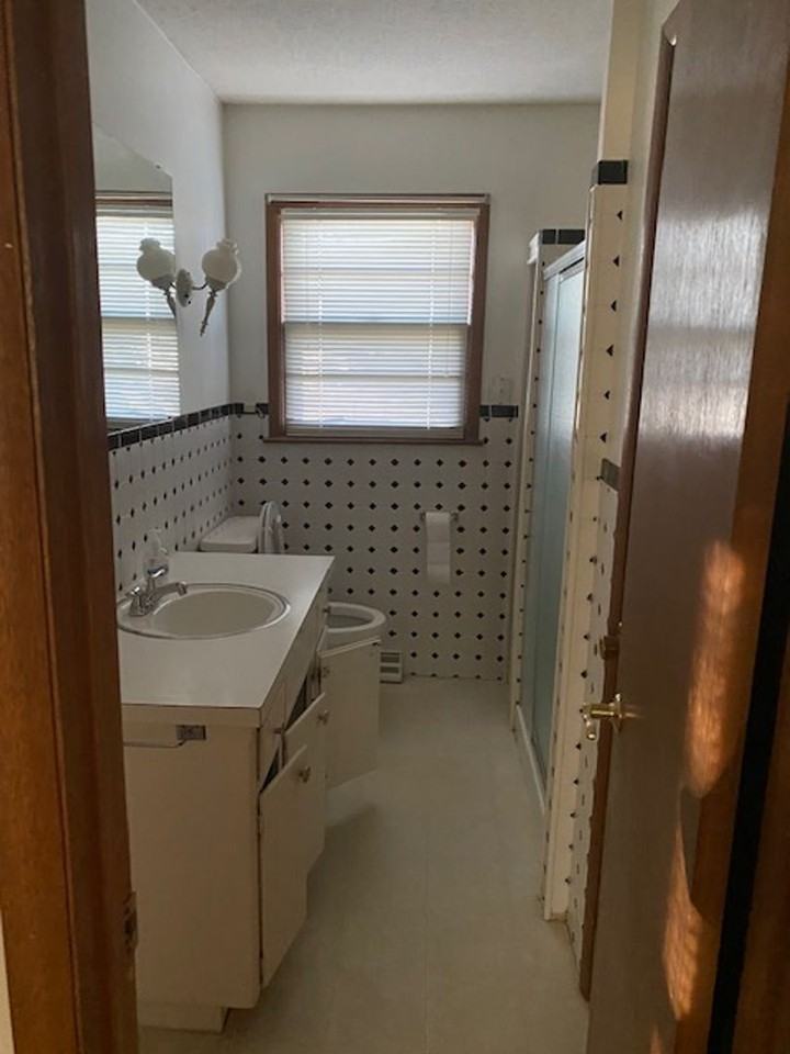 305 N Delaware Ave - Photo 6 of 10