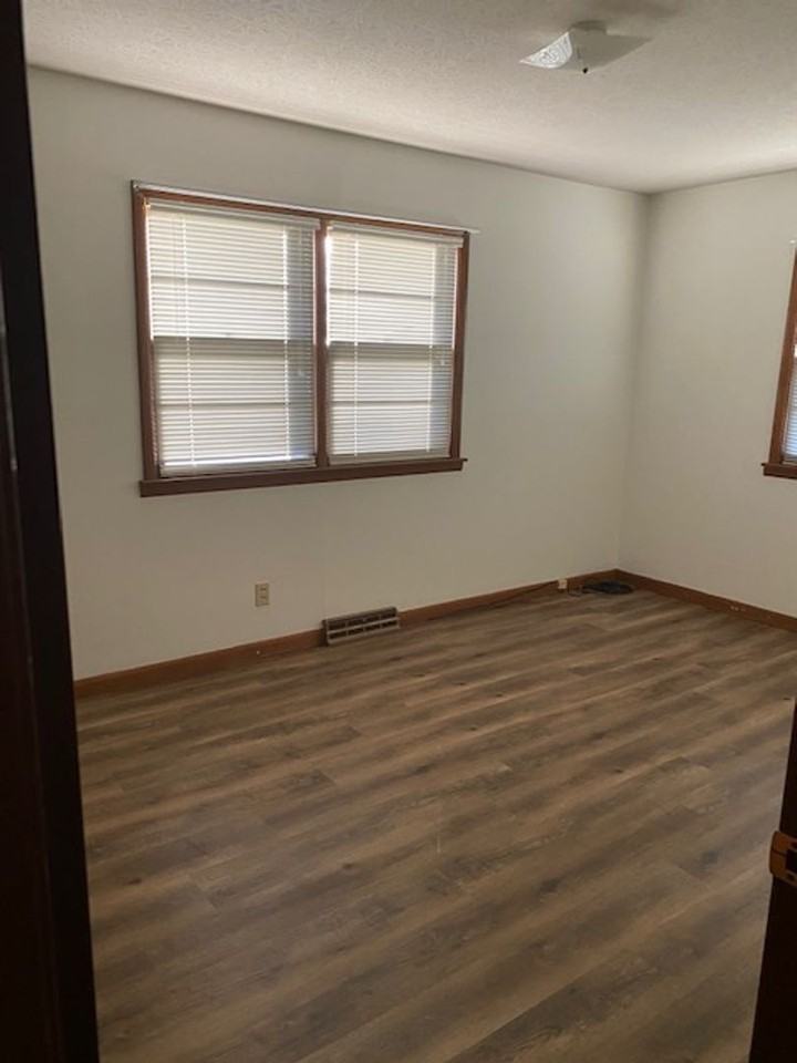 305 N Delaware Ave - Photo 7 of 10