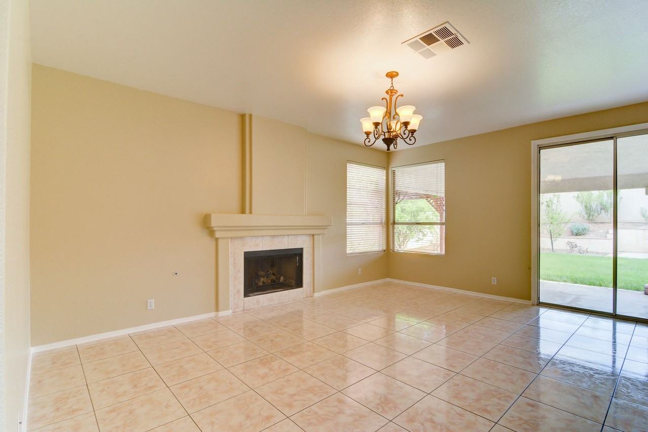 2069 Sapphire Valley Ave - Photo 3 of 16