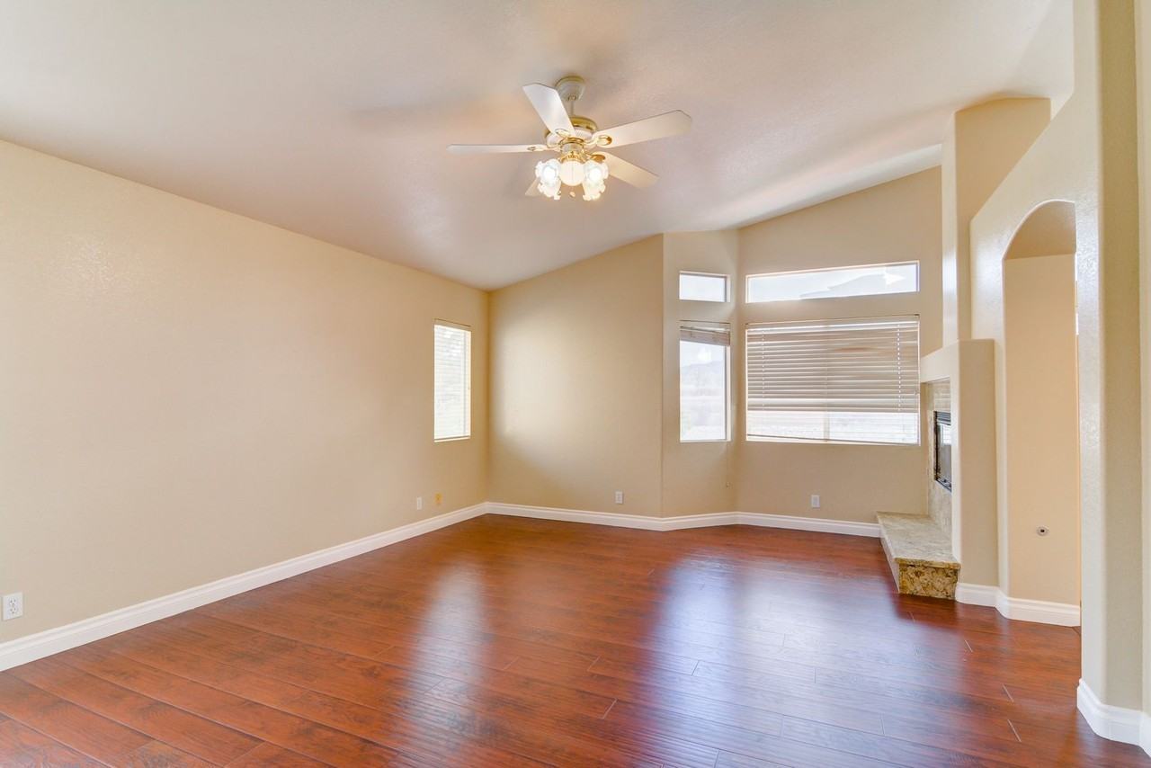 2069 Sapphire Valley Ave - Photo 5 of 16