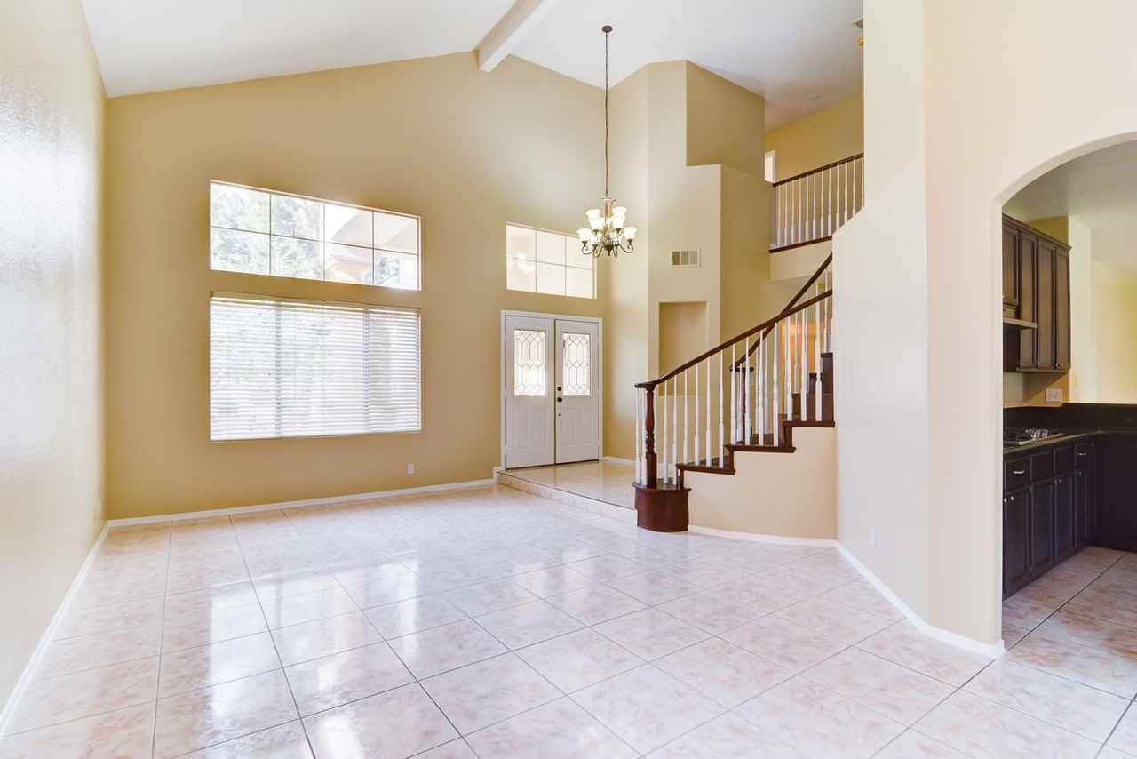 2069 Sapphire Valley Ave - Photo 7 of 16