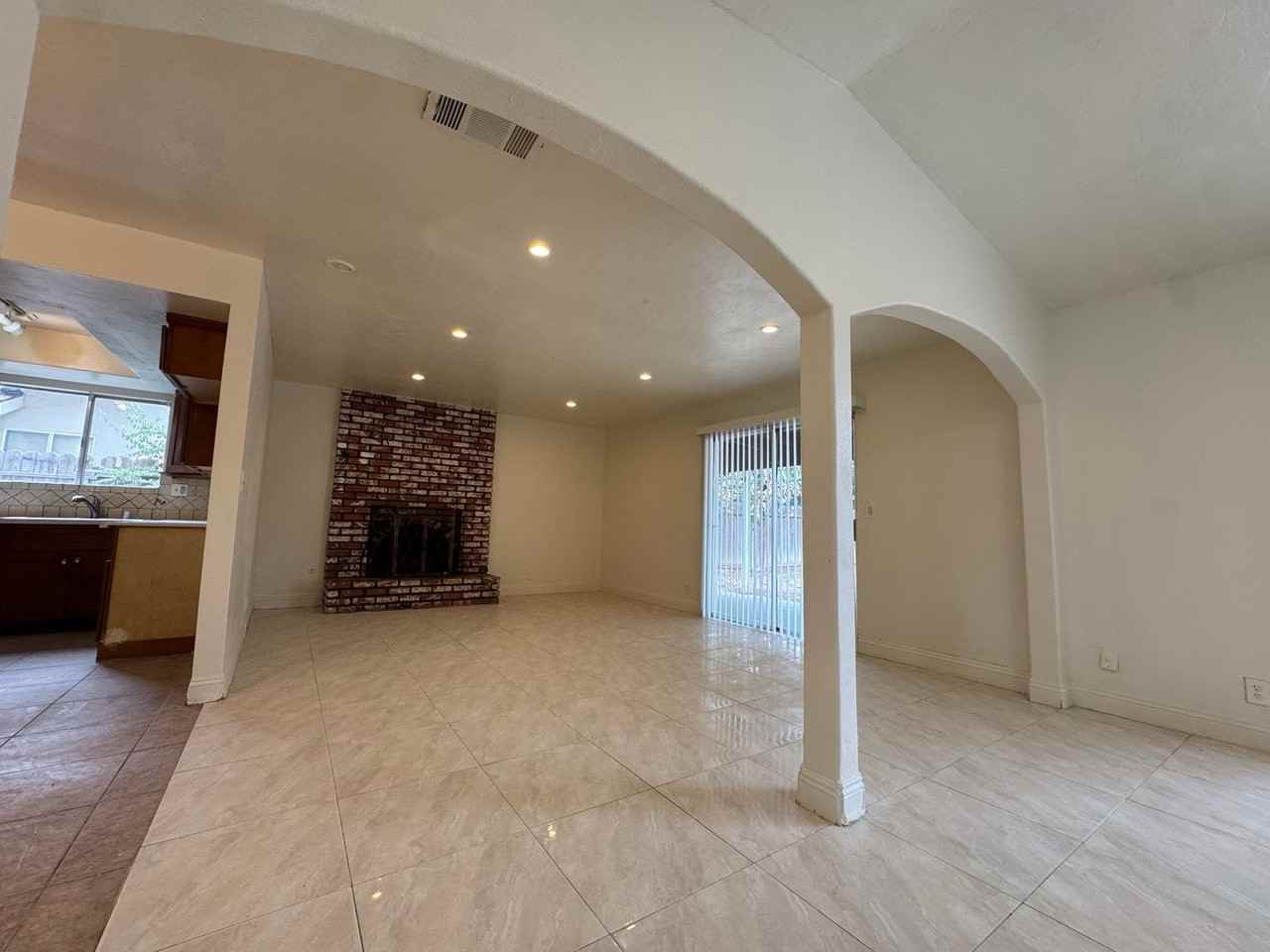 5269 E Washington Ave - Photo 6 of 26