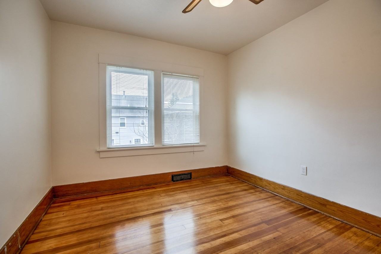 1327 S 13th St - Photo 4 of 22