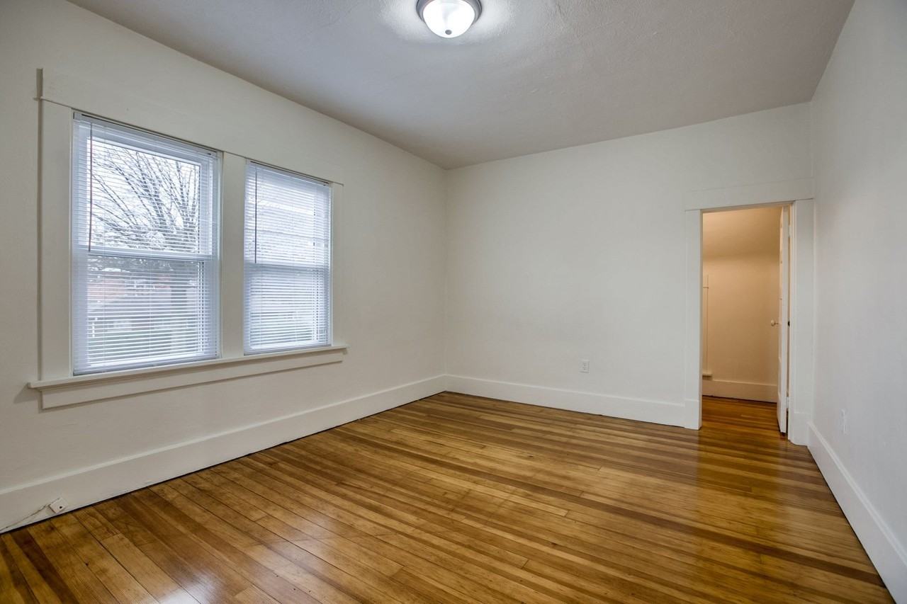 1327 S 13th St - Photo 5 of 22