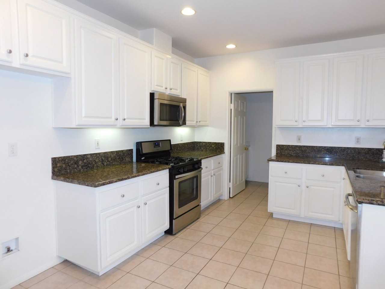 22 Roseville - Photo 5 of 21