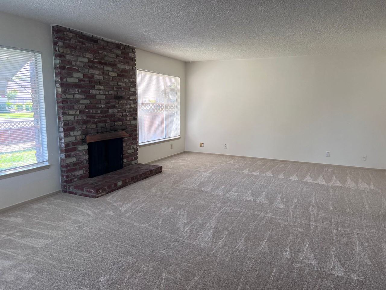 1655 Catherine St - Photo 3 of 24