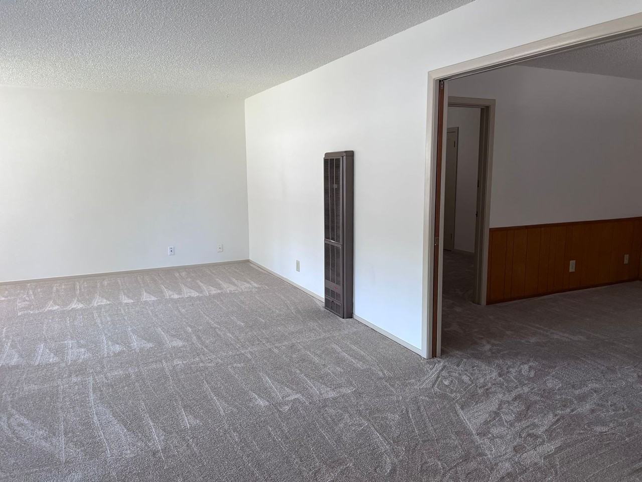 1655 Catherine St - Photo 4 of 24