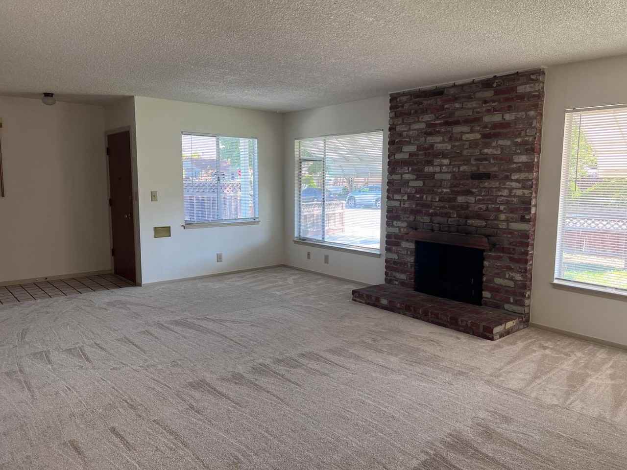 1655 Catherine St - Photo 7 of 24