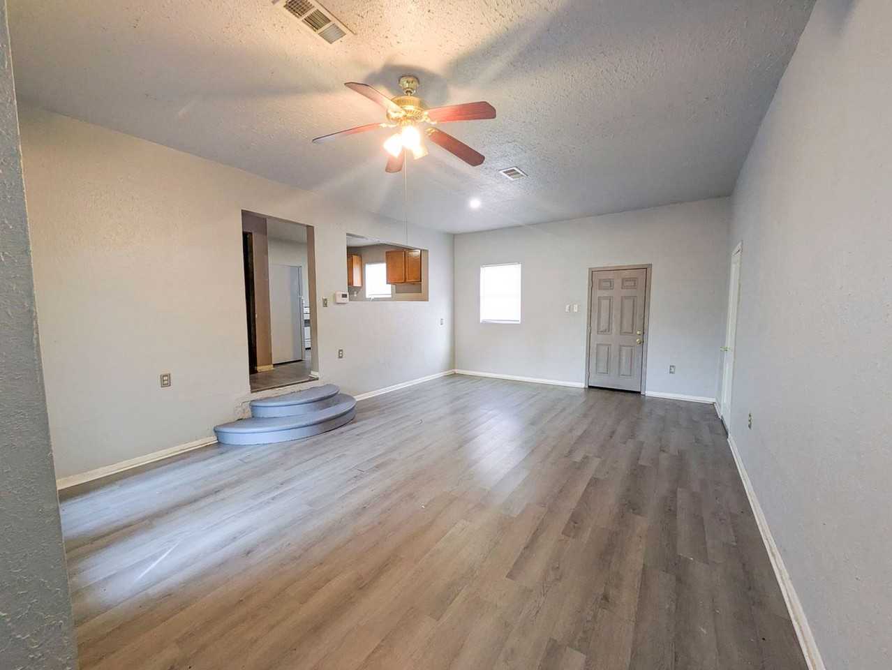 3885 Park St - Photo 7 of 25