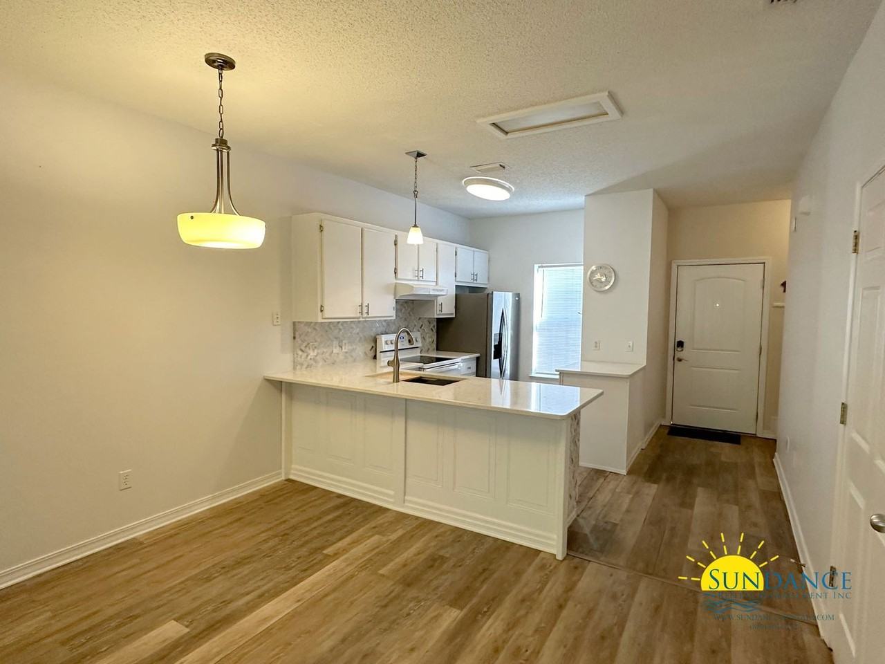 2817 Bay Club Dr - Photo 2 of 15