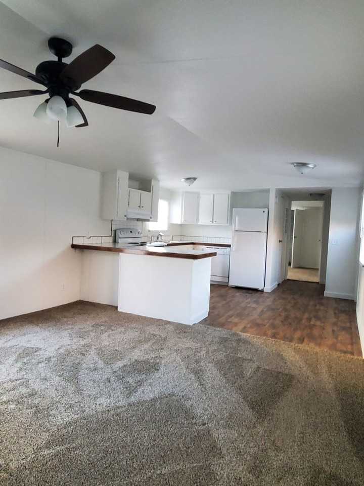 1009 Jacks Dr - Photo 2 of 9