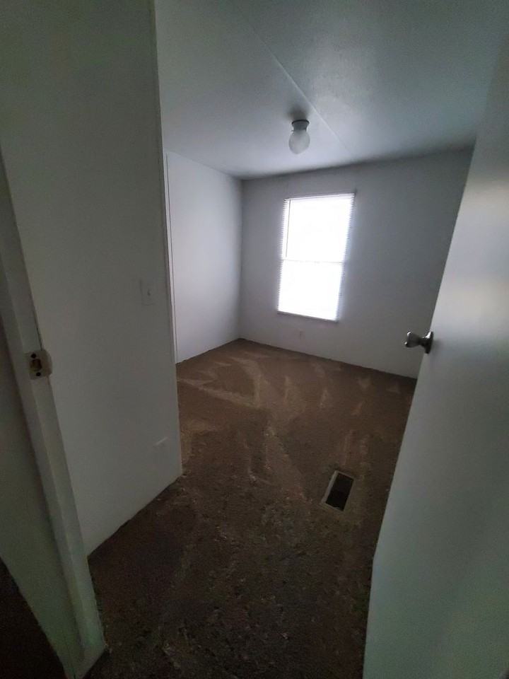 1009 Jacks Dr - Photo 5 of 9
