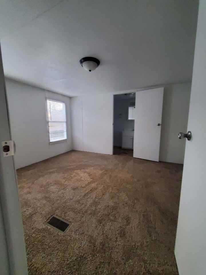 1009 Jacks Dr - Photo 6 of 9