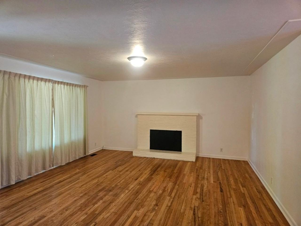 750 Menlo Dr N - Photo 2 of 22