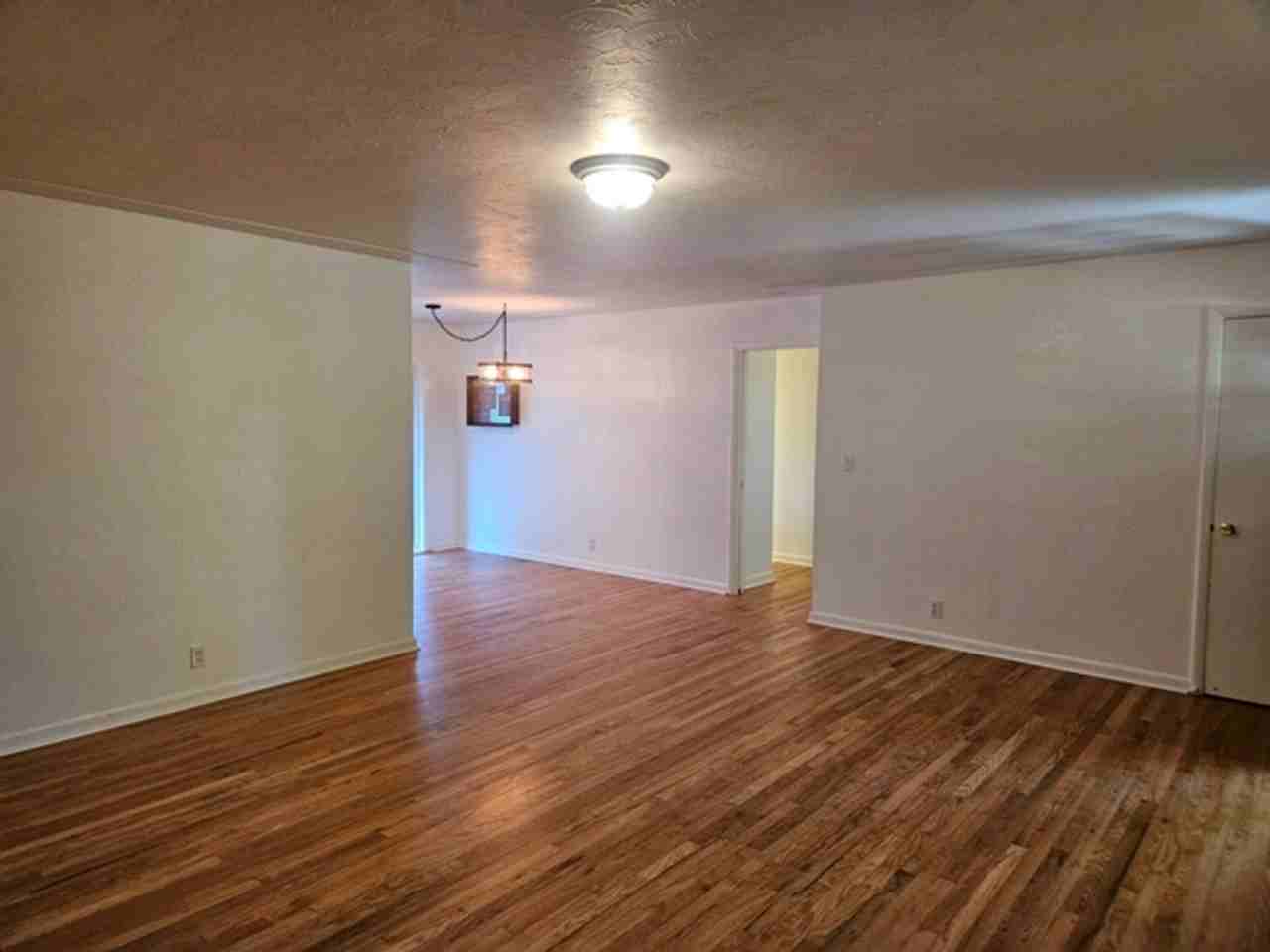 750 Menlo Dr N - Photo 3 of 22