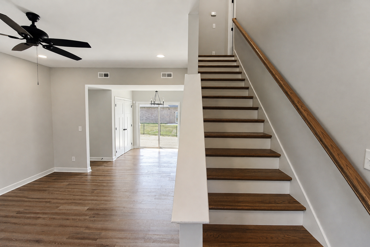 1429 Village Loop - Photo 2 of 34