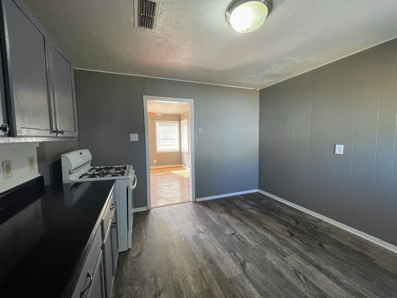 3718 Avenue V - Photo 6 of 16