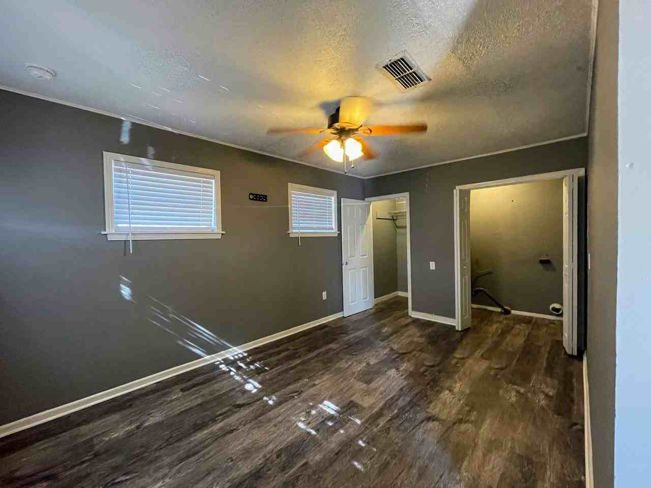 3718 Avenue V - Photo 7 of 16