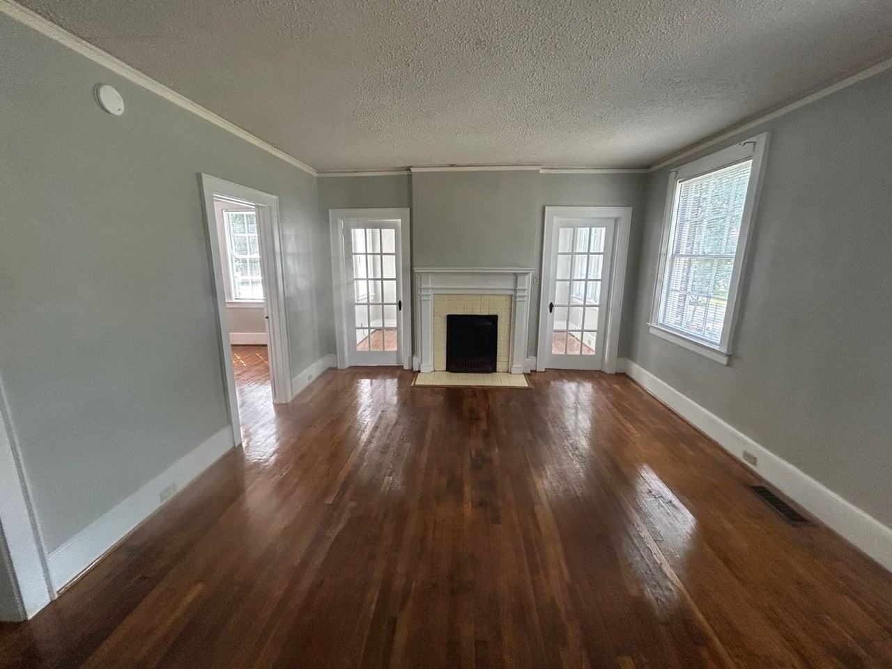 128 S Edisto Ave - Photo 4 of 31