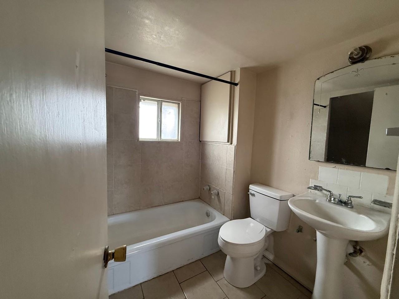 1312 New York Ave #4 - Photo 6 of 8