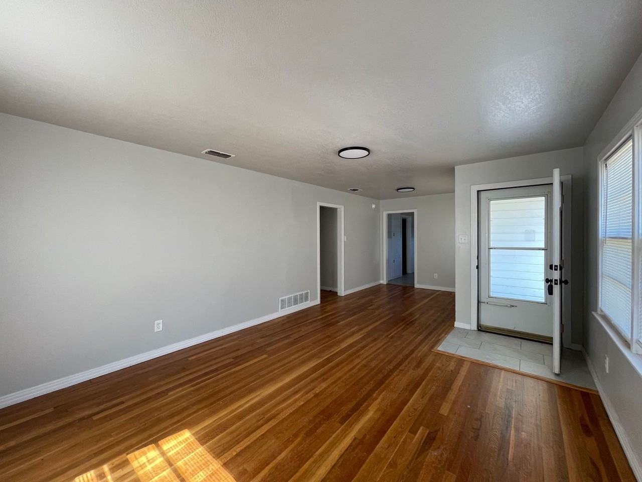 2800 37th St - Photo 5 of 23