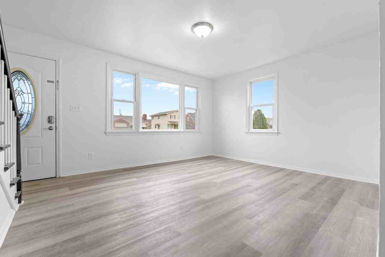 813 N Kiowa St - Photo 2 of 20