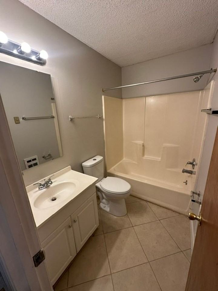 118 Creekside Dr #05 - Photo 7 of 8