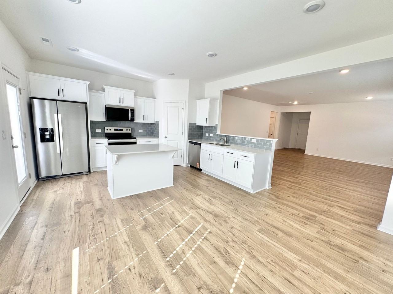 107 Cougar Ln - Photo 2 of 14