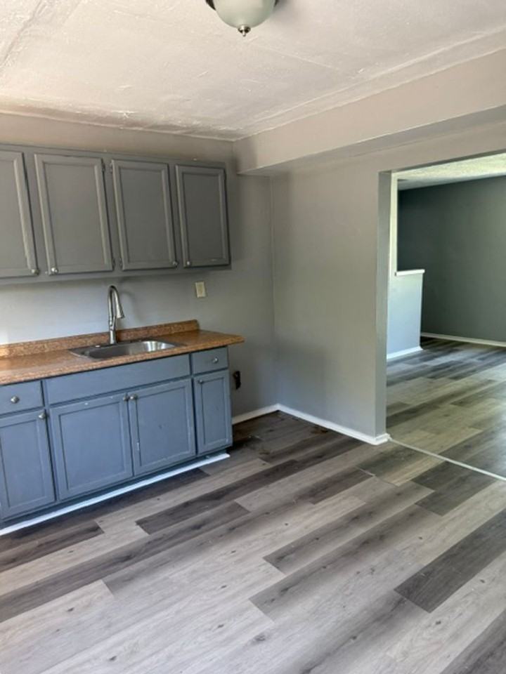 908 N Central Dr - Photo 2 of 9