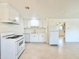featured image of 579 S Highland Dr #05