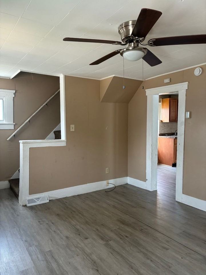 206 W 32nd St - Photo 2 of 30