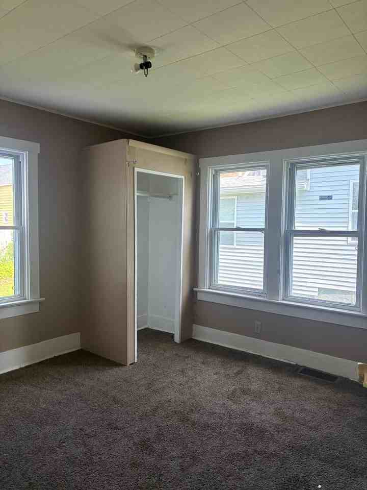 206 W 32nd St - Photo 7 of 30