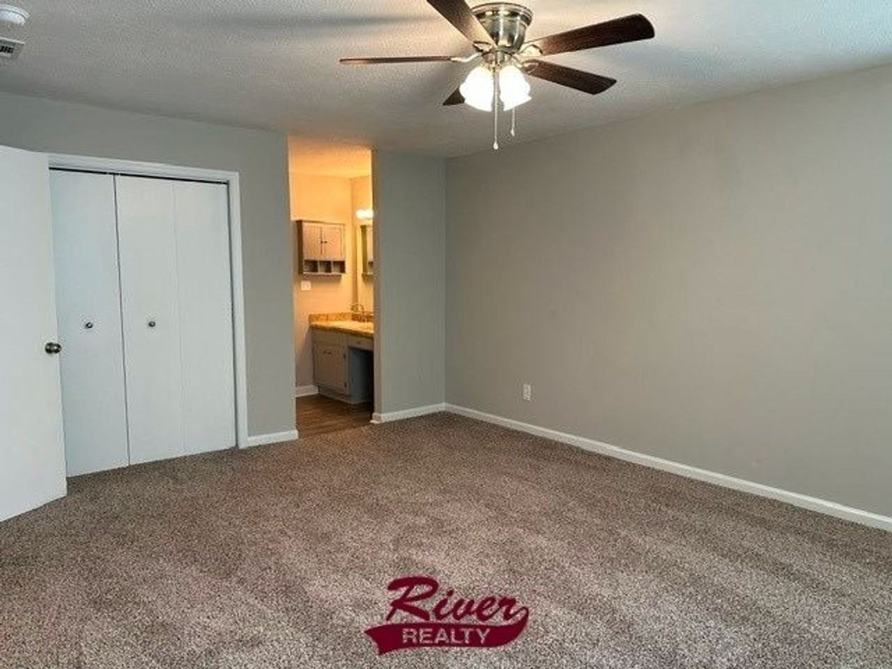 2604 Carrington Dr - Photo 2 of 16